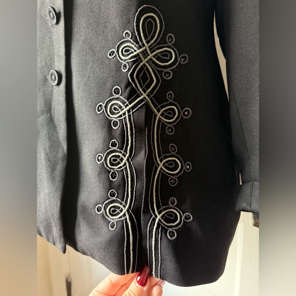 Embroidered Black Blazer - Picture 4 of 9